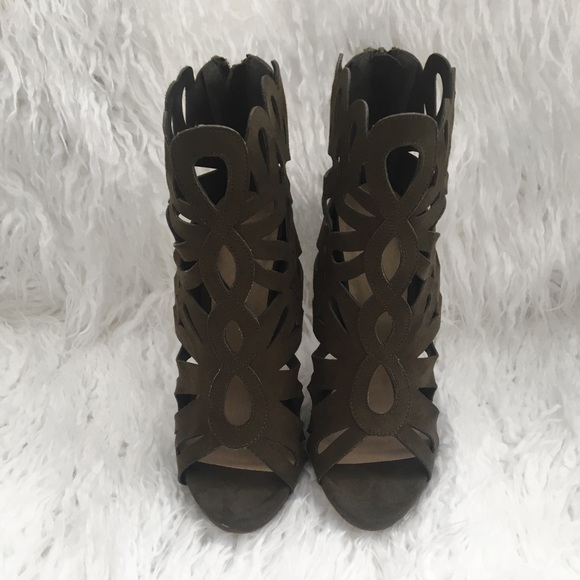 Shoedazzle | Olive Green Gladiators with heels - Picture 3 of 7
